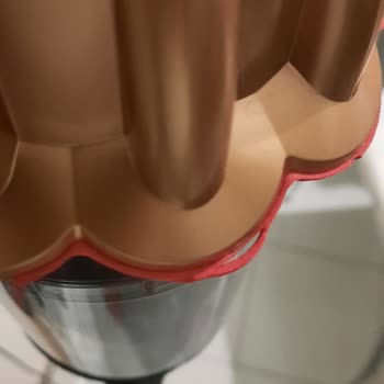 Dyson V 12 Sünger Kısmın Soyulması