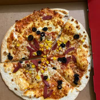 Sbarro Malzemesiz Sossuz Soğuk Pizza Düz Hamur
