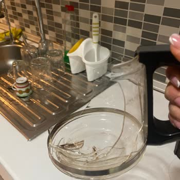 Arzum Üst Demlik Parçalandı