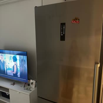 Siemens'in Logosuz KG76NCIE0N Buzdolabısı