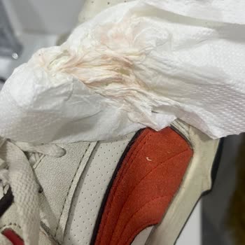 Sneaks Up Gerçek Ayakkabı Değil, Boya Salan Ayakkabı...