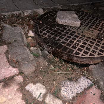 Türk Telekom Rögar Kapağı Etrafı Kırıklığı Çöküntü