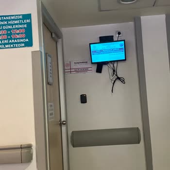 29 Mayıs Devlet Hastanesi Randevu Saatinde Doktorun Geç Kalması Üzerine Yaşananlar