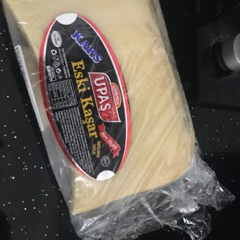 Yunus Market Kaşar Peynirden Böcek Çıkması