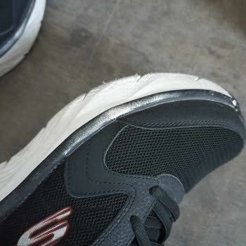 Skechers Ayakkabısında 2 3 Ayda Bozulma.