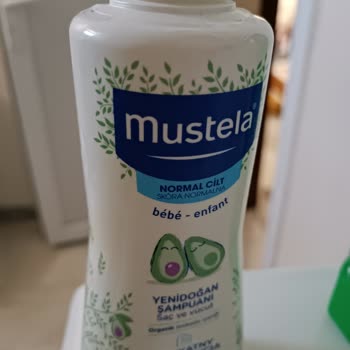 Mustela Şampuanın Göz Yakması