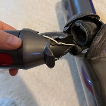 Dyson V8 Motorhead Başlık