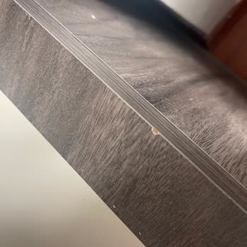 Aksu Çarşı Kırık Dolap Ve Defolu Ürünler