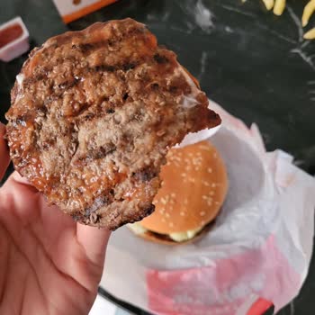 Burger King Isırılmış Hamburger Eti