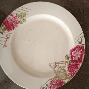 Karaca Mutfak Kalite Düşüklüğü Ve Çalışanların Üslup Yanlışlığı!