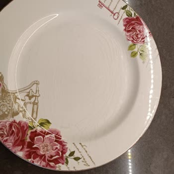 Karaca Mutfak Kalite Düşüklüğü Ve Çalışanların Üslup Yanlışlığı!