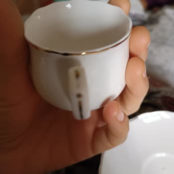 Emsan Fincan Takımım Kırık Geldi