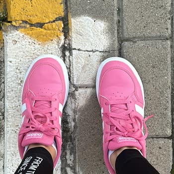 Koray Spor Ayakkabının Üstüne Oluşan Çizikler