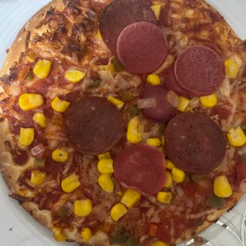 Superfresh Pizza Soğanlıydı Ve İçindeki Sucuklar Çok Kötü Kokuyordu
