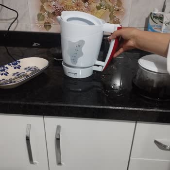 Awox Çaycının Düşen Tabanı Tehlike Yarattı!