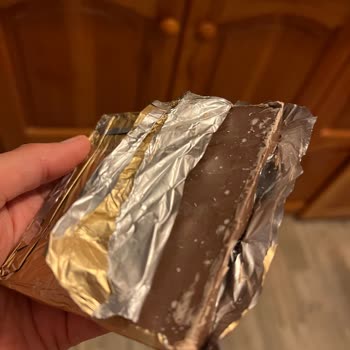 Godiva Çikolatasında Bozuk Kalitesiz Ürün