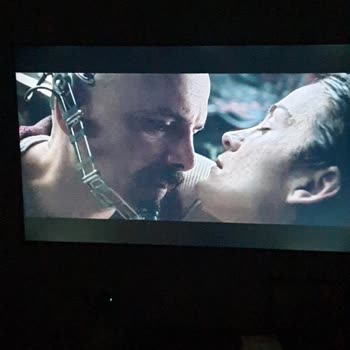 Grundig Ghu8500a TV Işık Sızması Ve Köşelerde Kararma. Media Markt