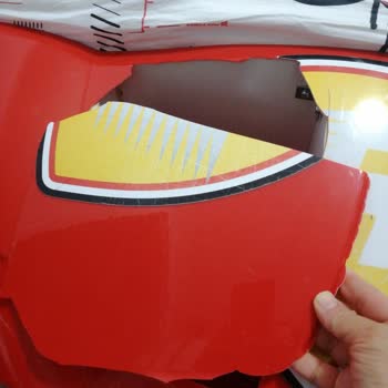 İstikbal Marka Ferrari Modeli Çocuk Yatağının Parçalanması