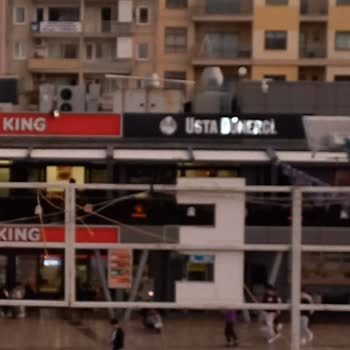 T. C. Cumhurbaşkanlığı Burger King Uğultuyu Arttırıyor, Mahallede Elektrikler Kesiliyor