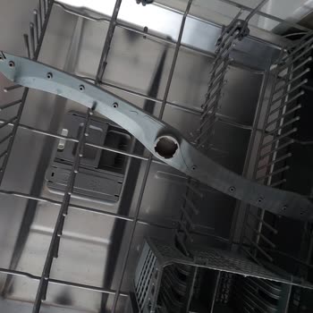 Teka Dw 605 S Bulaşık Makinesi Pis Çıkarıyor Ve Paslı Çürüyen Sepetler