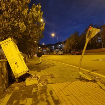 Palandöken Belediyesi Kavşağa Hız Kesici Yaptırılarak Oluşan Trafik Kazalarını Önlemek