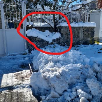 Palandöken Belediyesi Kavşağa Hız Kesici Yaptırılarak Oluşan Trafik Kazalarını Önlemek