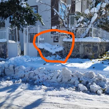 Palandöken Belediyesi Kavşağa Hız Kesici Yaptırılarak Oluşan Trafik Kazalarını Önlemek