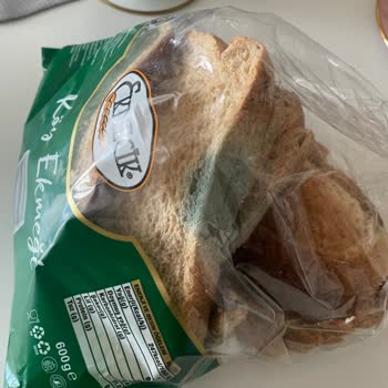 BİM Ekmecik Köy Ekmeği Küflü