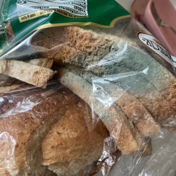 BİM Ekmecik Köy Ekmeği Küflü