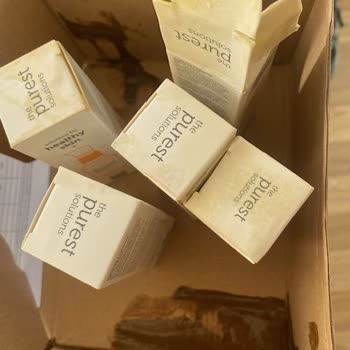 Watsons Serum Kırılmış Ve Kutunun İçine Dökülmüş