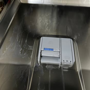 Beko Bulaşık Makinesi BM4044 Pişmanlık Leke Ve Çizikler