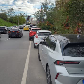 Emniyet Genel Müdürlüğü Hatalı Park Yaya Geçişini Tamamen Kapatma