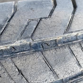 Continental Lastiklerde Çatlak Var