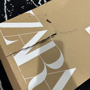 Zara Kargo Paketleri Yırtık Halde Firmaya Ulaşamıyoruz