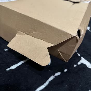 Zara Kargo Paketleri Yırtık Halde Firmaya Ulaşamıyoruz