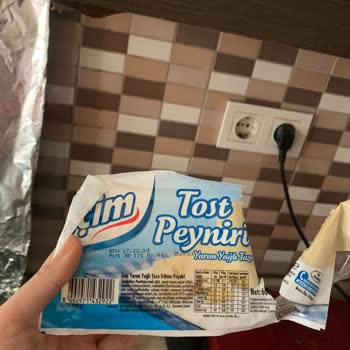 Şok Marketler Kaşar Peynirinin İçinden Böcek Çıkması