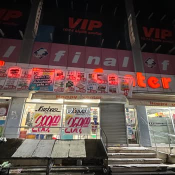 Happy Center Hasarlı/Kırık Merdivenlerin Onarılmaması Ve Yaşanan Sakatlıklar