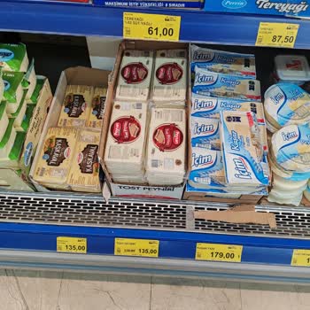 BİM Bozuk Peynir Satıyor...!