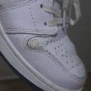 Nike Instagram Fourway Adlı Hesap Sahte Ürün Satıyor