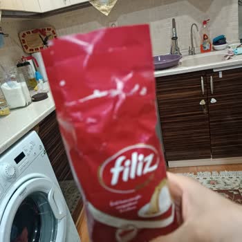 Rota Market Böcek Çıktı İçinden