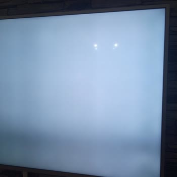 PHILIPS TV 58pus7304 LED TV Ekranında Gölgelenmeler Mevcut.