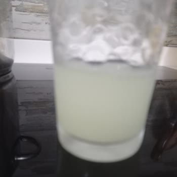 A101 Birşah Süt İçinden Çıkan Tuhaf Şey Süt Olamaz