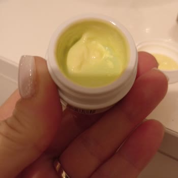 Kiehl's Göz Kremin Bozuk Çıktı Sulu.