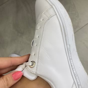 Tommy Hilfiger Tommy Pişmanlıktır Ayakkabı 2 Günde Kırıldı Değişti. Muhatap Yok