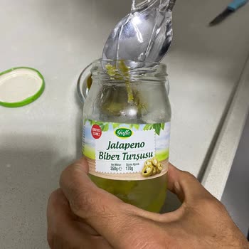 A101 Galle Marka Turşudan 3 Parmak Büyüklüğünde Cam Parçası Çıktı