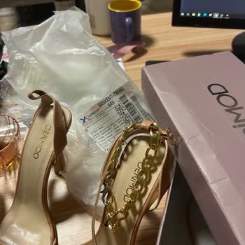 Derimod Eksik Aksesuar Kayıp Ayakkabı