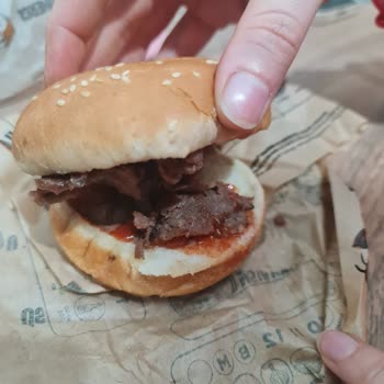 Getir Yemek Verdiğim Siparişi Hem Yanlış Hem Eksik Getirdi.