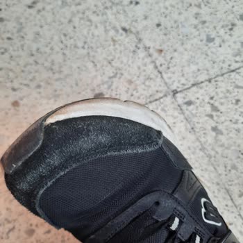 Sneakers Spor Ayakkabı (Instagram: sneakersturkiye) Ayakkabının Renk Atması Ve Taban Sökülmesi