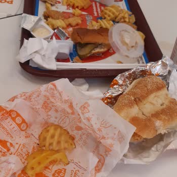 Popeyes Hizmet Kalitesi Buz Gibi Yemekler