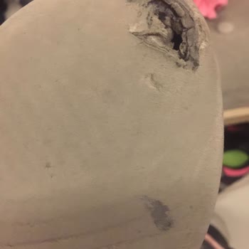 Skechers Ayakkabıların Altı Delindi Ama Üretim Hatası Yok Deniliyor